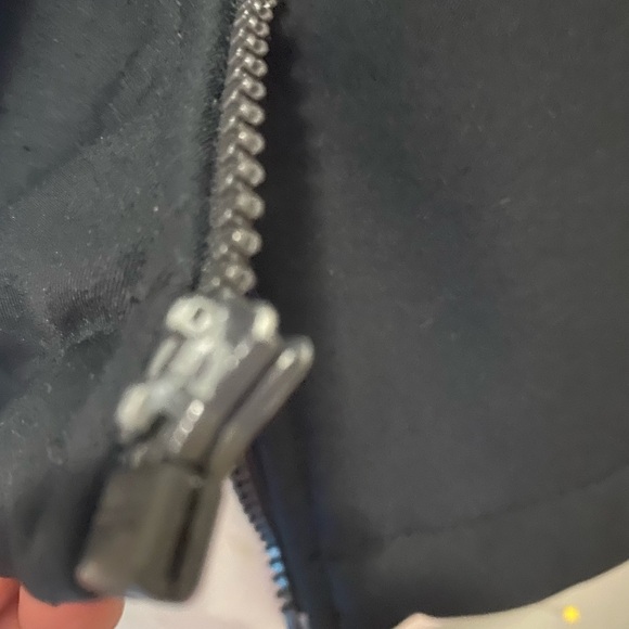 Woman’s Columbia Performance Jacket in Black - Picture 5 of 6